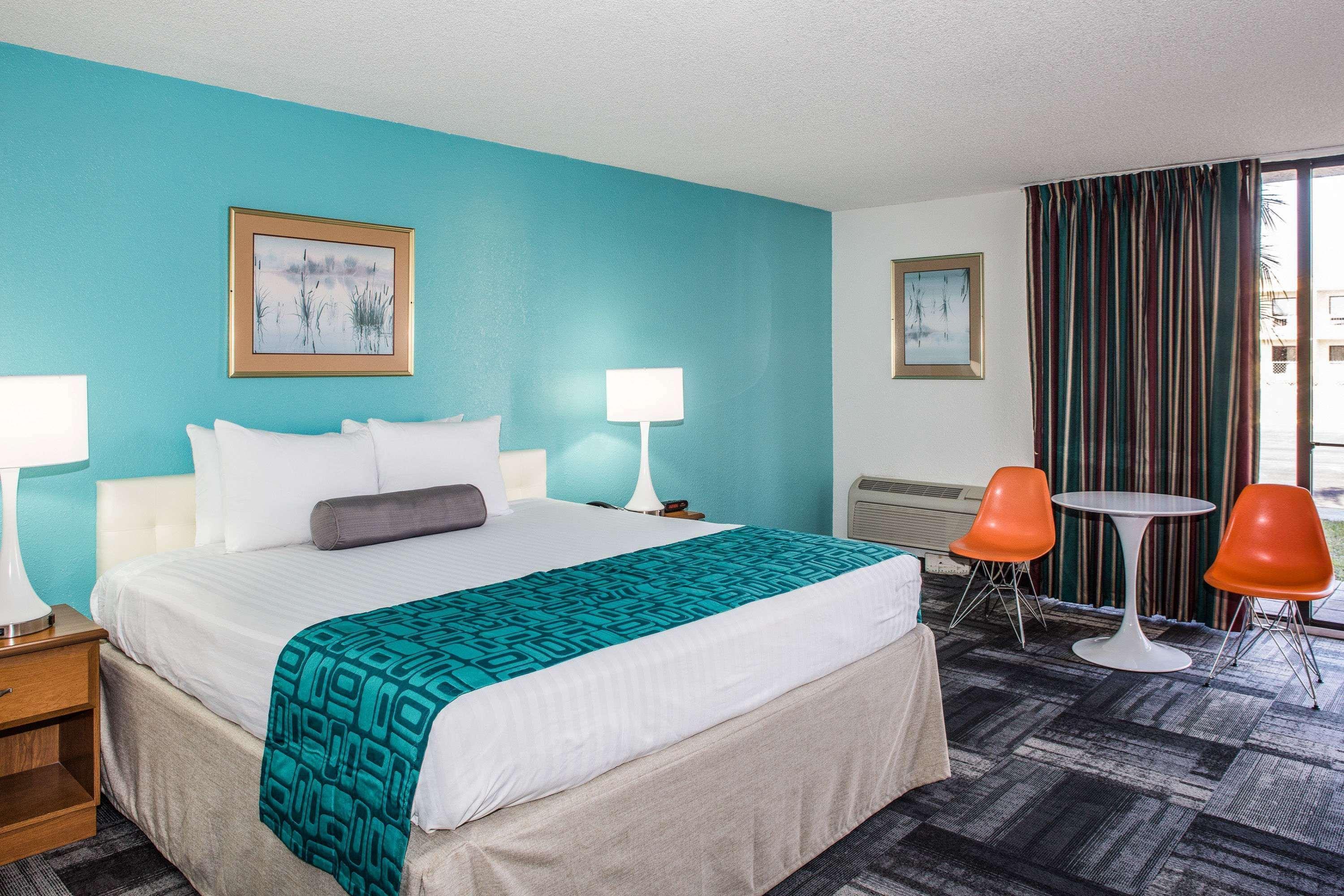 Howard Johnson By Wyndham Winter Haven Fl Exterior photo