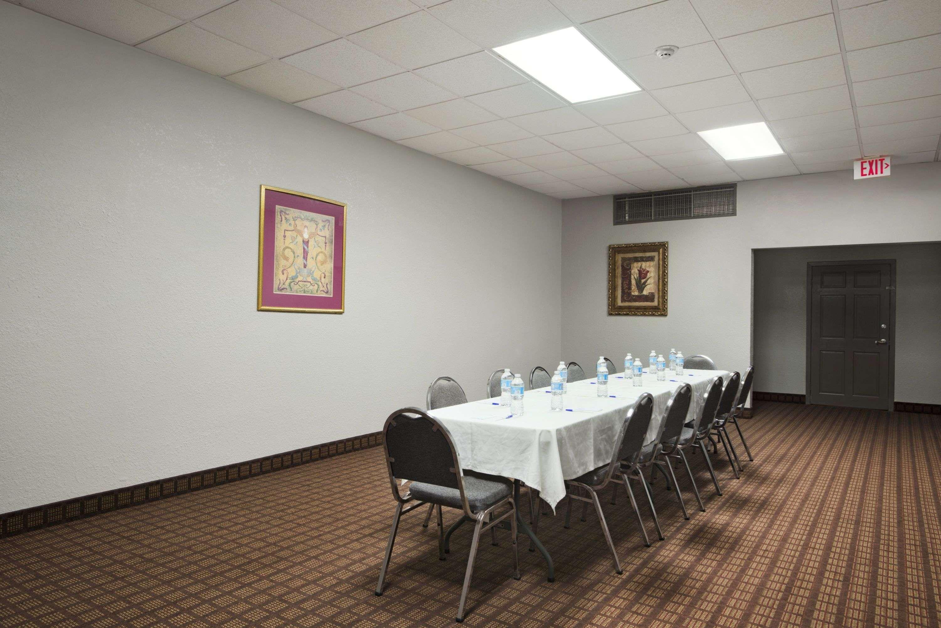 Howard Johnson By Wyndham Winter Haven Fl Exterior photo